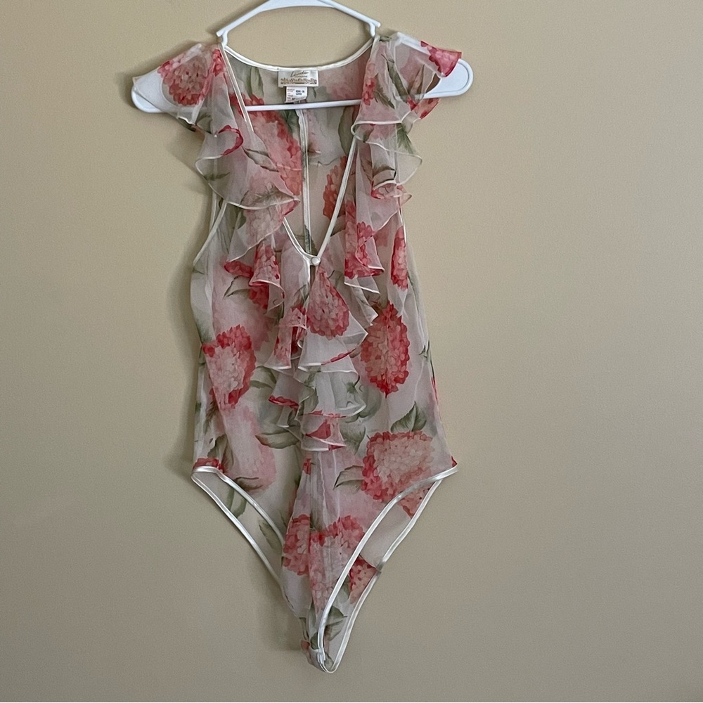 La Vie En Rose Sheer Floral Ruffled V-Neck Teddie Ivory Red Pink Size M